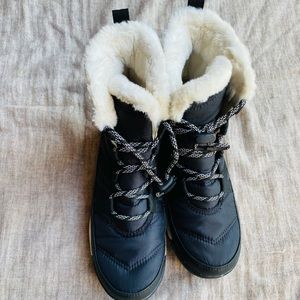 SOREL Winter Short Lace Snow Boots!